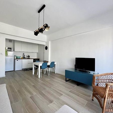 Ferienwohnung Apartamento Muito Central - 300 Metros Da Praia Costa da Caparica Exterior foto