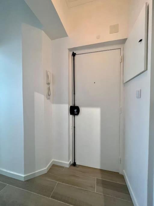 Ferienwohnung Apartamento Muito Central - 300 Metros Da Praia Costa da Caparica Exterior foto